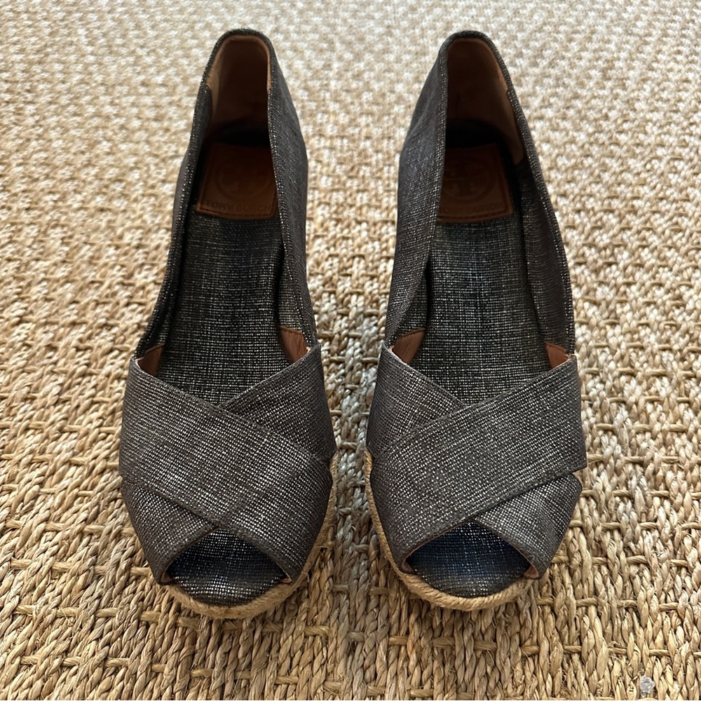 Tory Burch Espadrille Wedge. Canvas Metallic Dark Silver. Size 8.